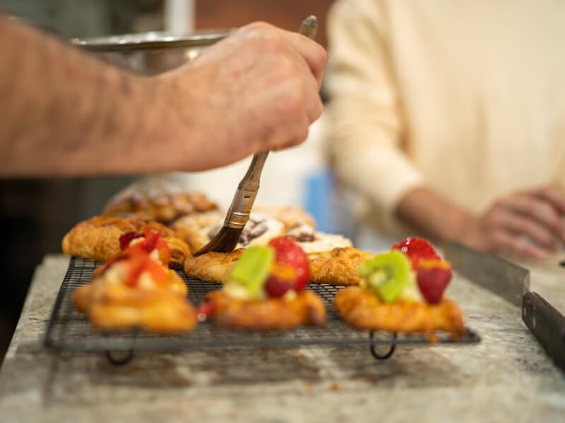 glazing baked desserts
